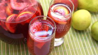 Вишневый компот с лимоном