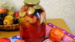 Яблочный компот с черноплодкой на зиму