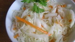 Капуста острая маринованная