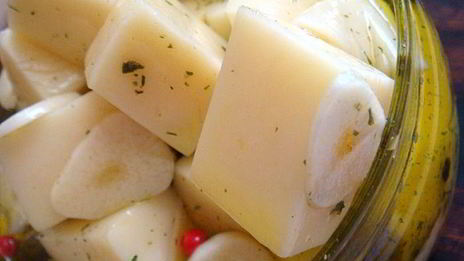 маринованная моцарелла на закуску к вину