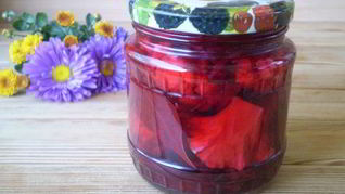 Маринованная цветная капуста со свеклой