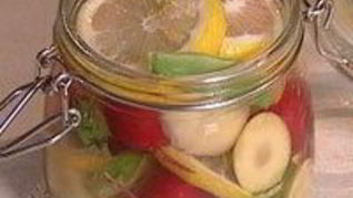 Маринованное ассорти из летних овощей