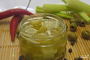 Маринованный сельдерей
