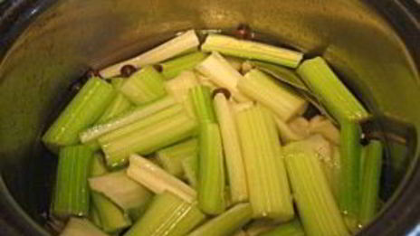 маринованный сельдерей