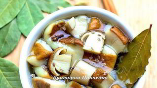 Маринованные белые грибы