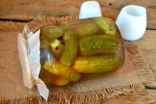 Маринованные огурцы в литровых банках