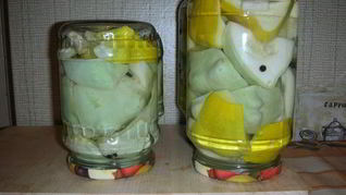 Маринованные патисоны с лимонной кислотой