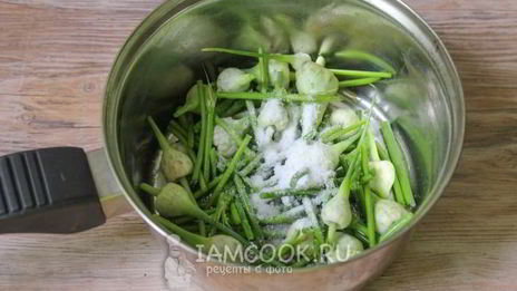 маринованные стрелки чеснока