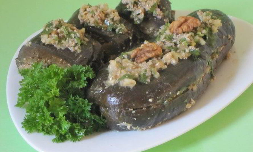 Рецепт маринованые баклажаны с орехами и сельдереем