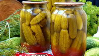 Огурцы маринованные с кетчупом чили