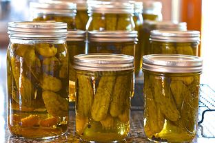 Огурцы с яблоками на зиму маринованные