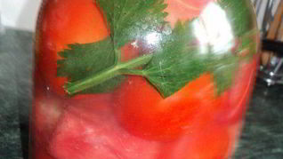 Помидоры маринованные с арбузом