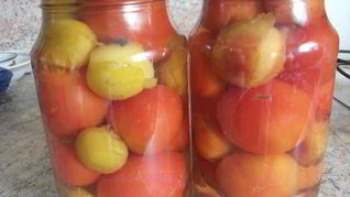 Помидоры маринованные со сливой