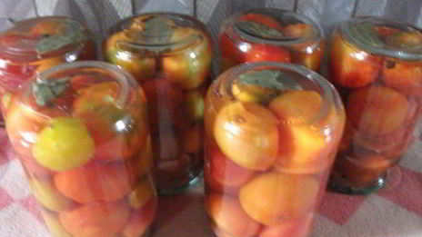 помидоры маринованные со сливой