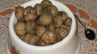 Шампиньоны маринованные