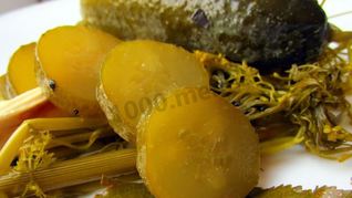 Огурцы квашеные в банках на зиму