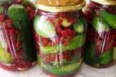 Огурцы на зиму со смородиной