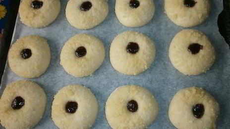 булочки с повидлом и штрейзелем