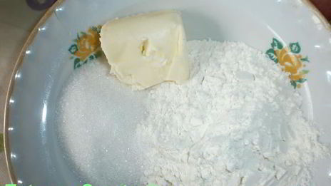 булочки с повидлом и штрейзелем