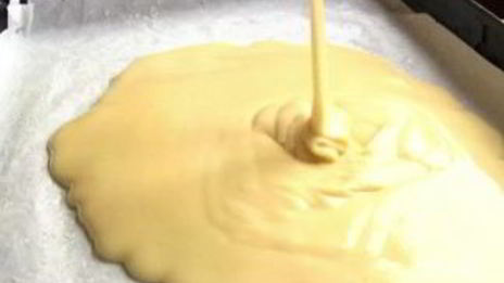 рулет с яблочным повидлом