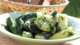 Быстрые малосольные огурцы в пакете