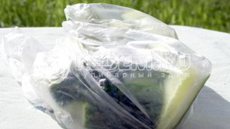 быстрые малосольные огурцы в пакете