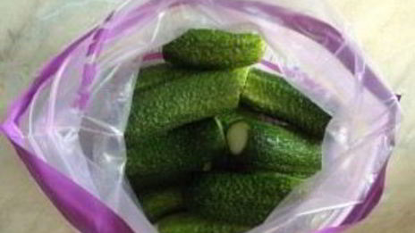 малосольные огурчики с чесноком