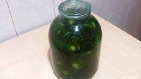 малосольные огурцы в минералке