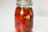Малосольные томаты с перцем чили