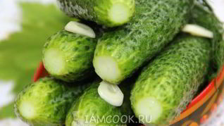 Огурцы малосольные на минеральной воде