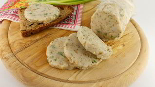 Сало, перекрученное с чесноком