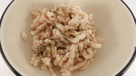 сало, перекрученное с чесноком