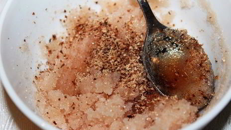 слабосоленая семга в коньяке с мускатным орехом