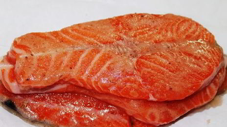 слабосоленая семга в коньяке с мускатным орехом