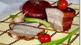 Засол сало в луковой шелухе