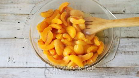 абрикосовое варенье с ядрышками