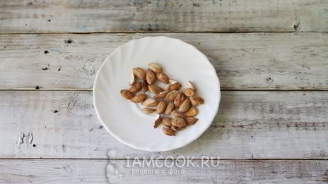 абрикосовое варенье с ядрышками