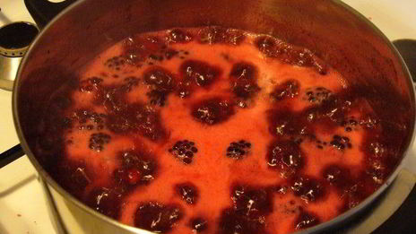 грушево-ежевичное варенье