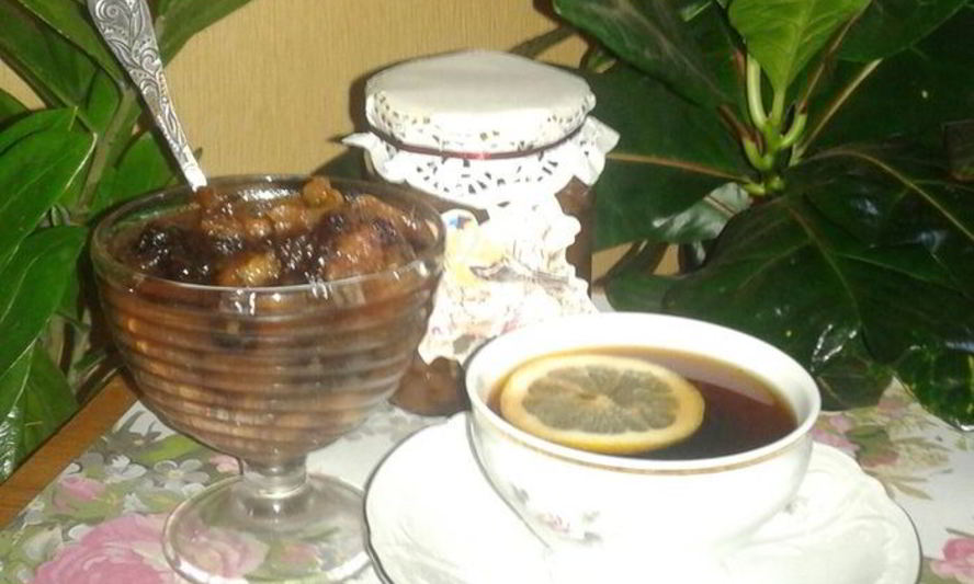 Рецепт грушевое варенье с грецкими орехами и черносливом