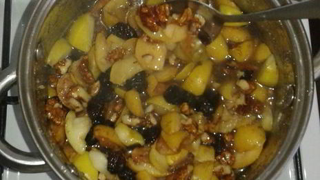 грушевое варенье с грецкими орехами и черносливом