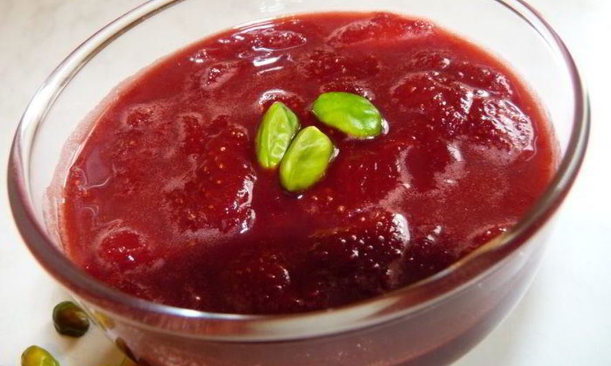 Рецепт клубничное варенье с белым шоколадом и фисташками