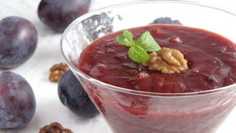 сливовое варенье с бананами и орехами