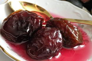 Сливовое варенье с косточками