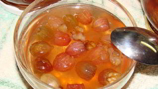 Варенье из крыжовника с грецкими орехами