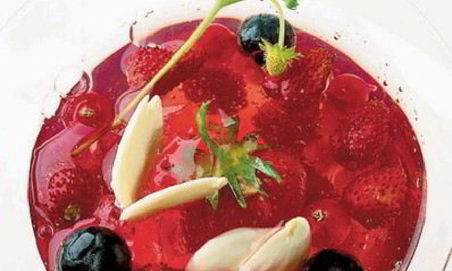 Рецепт ягоды в розовом желе