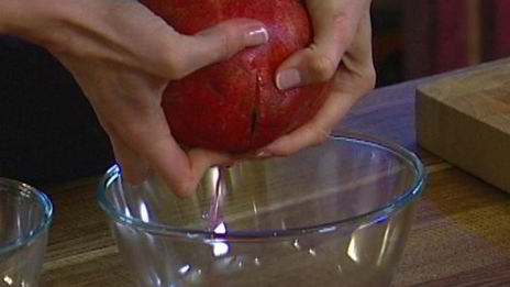 башенки из баклажанов с тыквой, гранатом и мятой