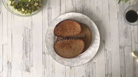 брускетта с авокадо и грушей