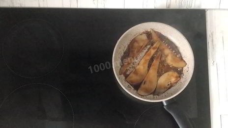 брускетта с авокадо и грушей