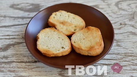 брускетта с авокадо и помидорами черри