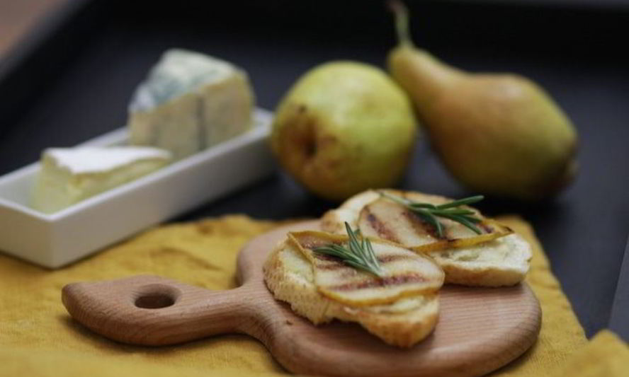Рецепт брускетта с грушей